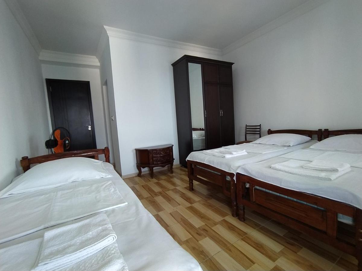 Guest House Teni 마킨자우리 외부 사진